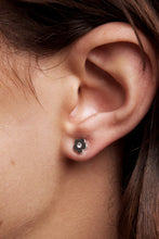 Load image into Gallery viewer, Petite Poppet Earring | Silver