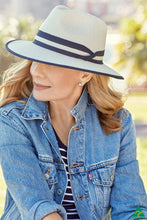 Load image into Gallery viewer, Windsor Fedora Ivory/Navy