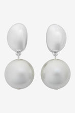 Load image into Gallery viewer, Selma Silver Pearl Earring