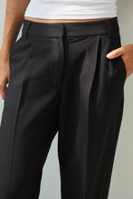 Load image into Gallery viewer, Nelly Pleated Trousers | Black