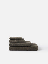 Load image into Gallery viewer, Pia Cotton Bath Towel | Ivy/Multi