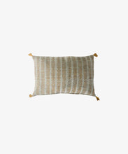 Load image into Gallery viewer, Leaf Handblock Velvet Cushion