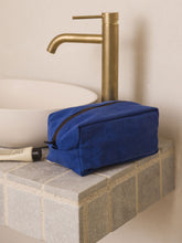 Load image into Gallery viewer, Marlo Contrast Wash Bag | Aegean/Rye
